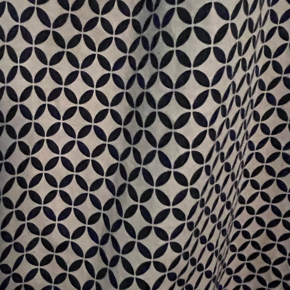 Women’s Gap Abstract Geometric Pattern Blouse Lar… - image 2